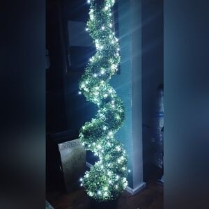 Illuminated Green Holiday Garland